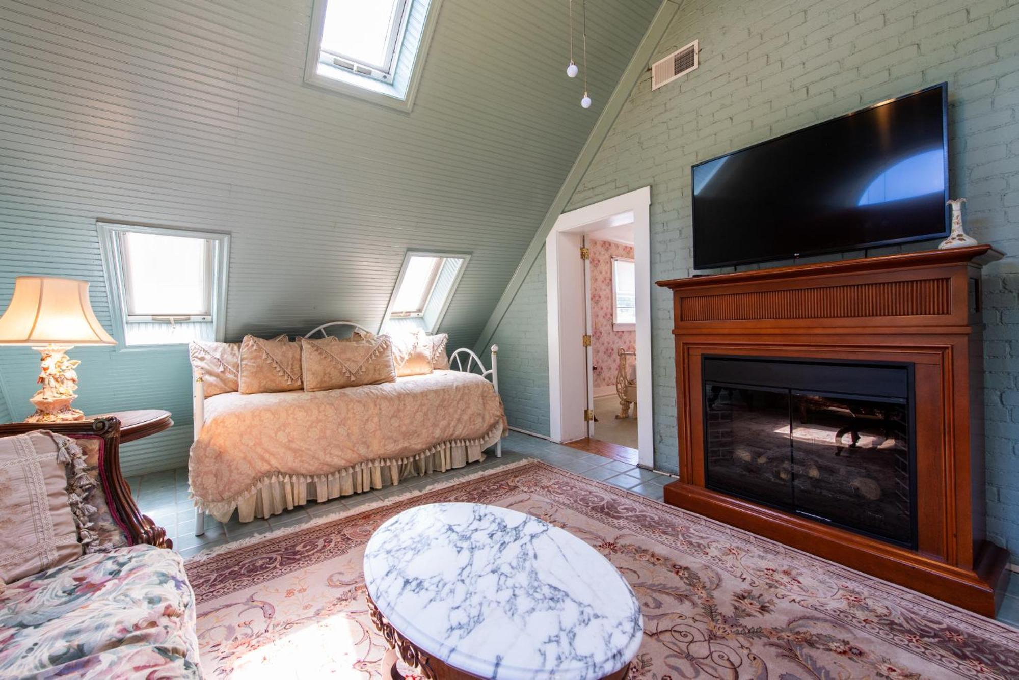 Central Park Bed & Breakfast Λούισβιλ Δωμάτιο φωτογραφία